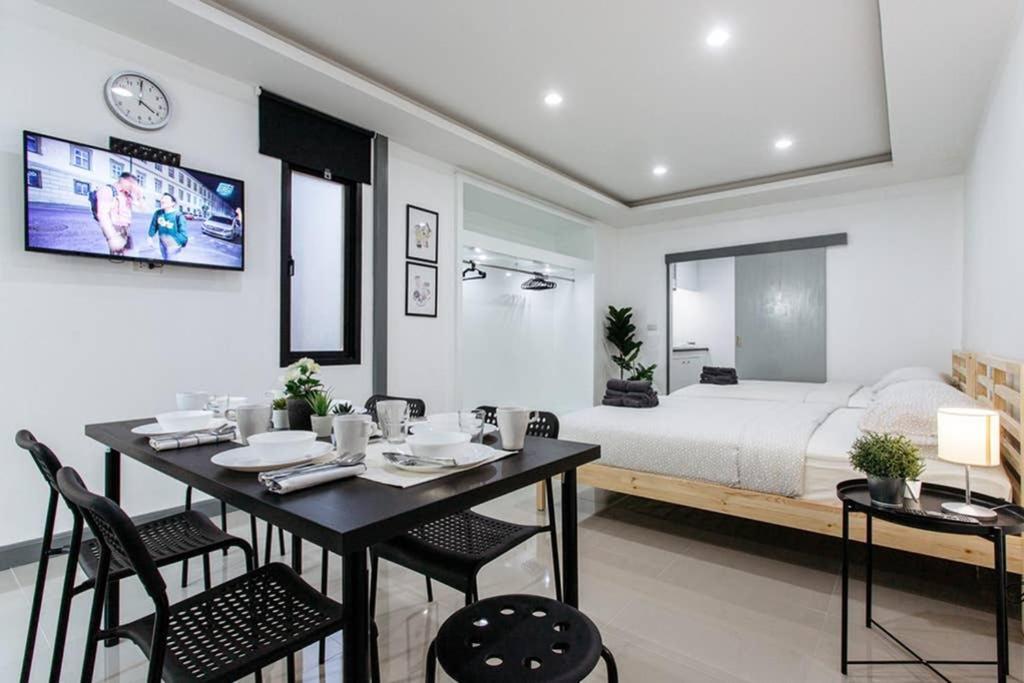 Апартаменты P4 Silom Large 2Beds Full Kitchen Wifi 4-6Pax Бангкок Экстерьер фото