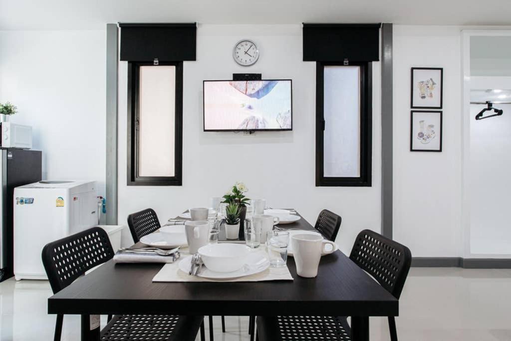 Апартаменты P4 Silom Large 2Beds Full Kitchen Wifi 4-6Pax Бангкок Экстерьер фото